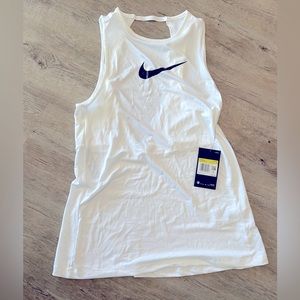 Nike Pro Women’s training tank
